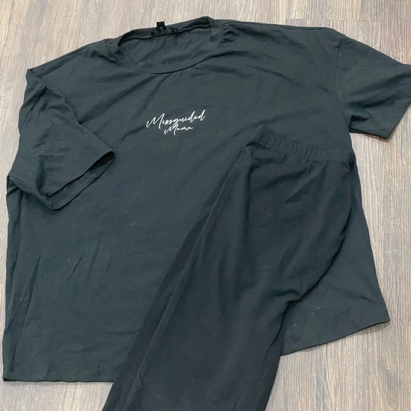 2 sets of matching maternity biker short & T- shirt set! - Picture 3 of 3